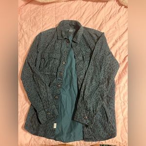 xs American Eagle button down green with black animal print